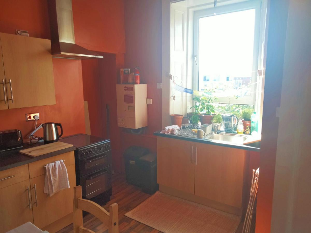 Spacious Flat In Bridgeton, Glasgow Eksteriør bilde
